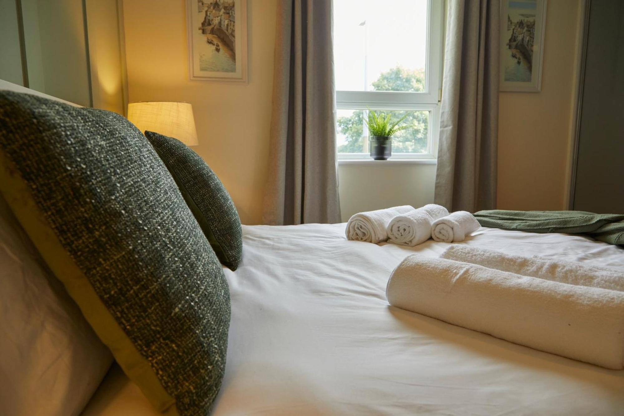 Stylish 2-Bedroom Apartment With Free Parking Halifax Zewnętrze zdjęcie