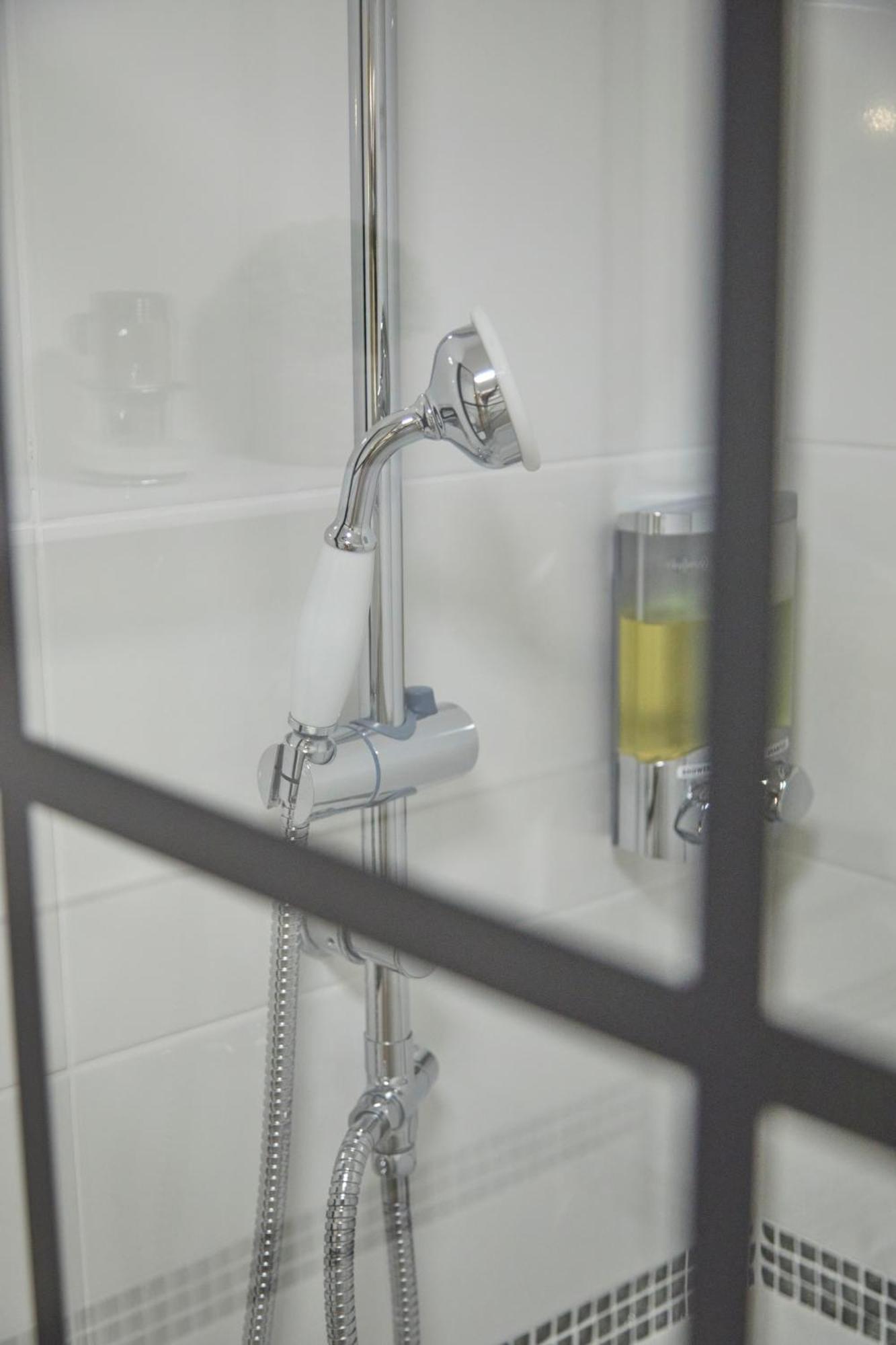 Stylish 2-Bedroom Apartment With Free Parking Halifax Zewnętrze zdjęcie